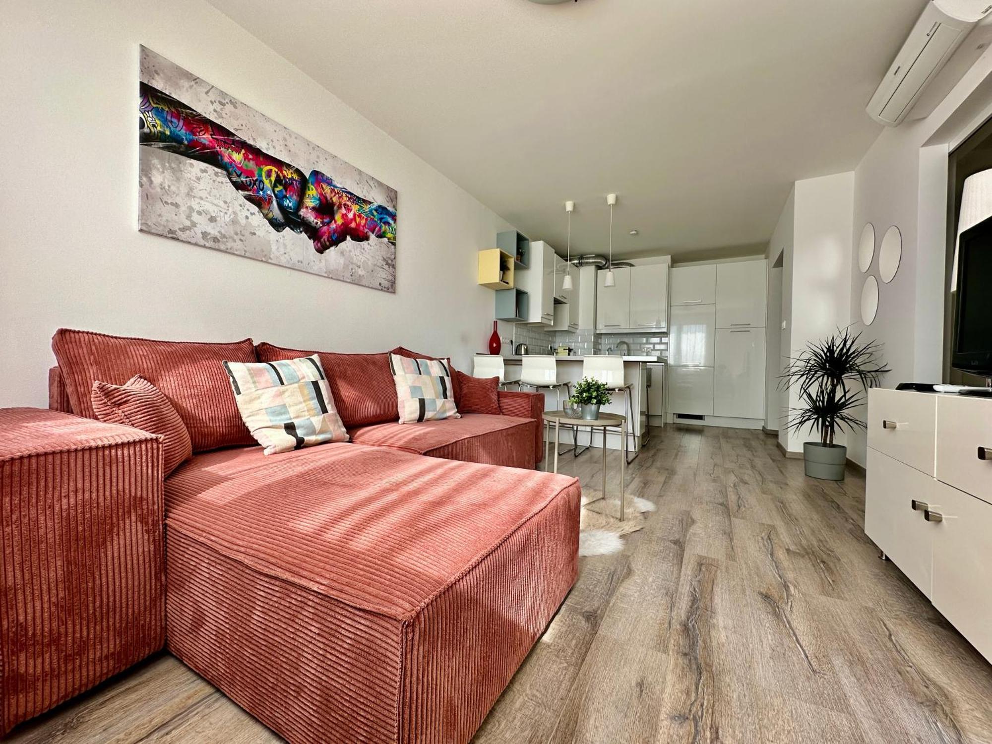 City Break Apartment - Private Garage, Ac, Balcony Βουδαπέστη Εξωτερικό φωτογραφία